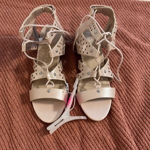 The Children’s Place sandals / New with tags on.